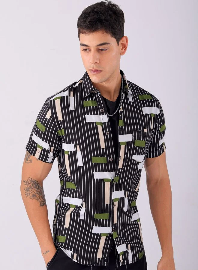 شركة المرآب الهندية Men Slim Fit Geometric Printed Half Sleeves Spread Collar Casual Shirt