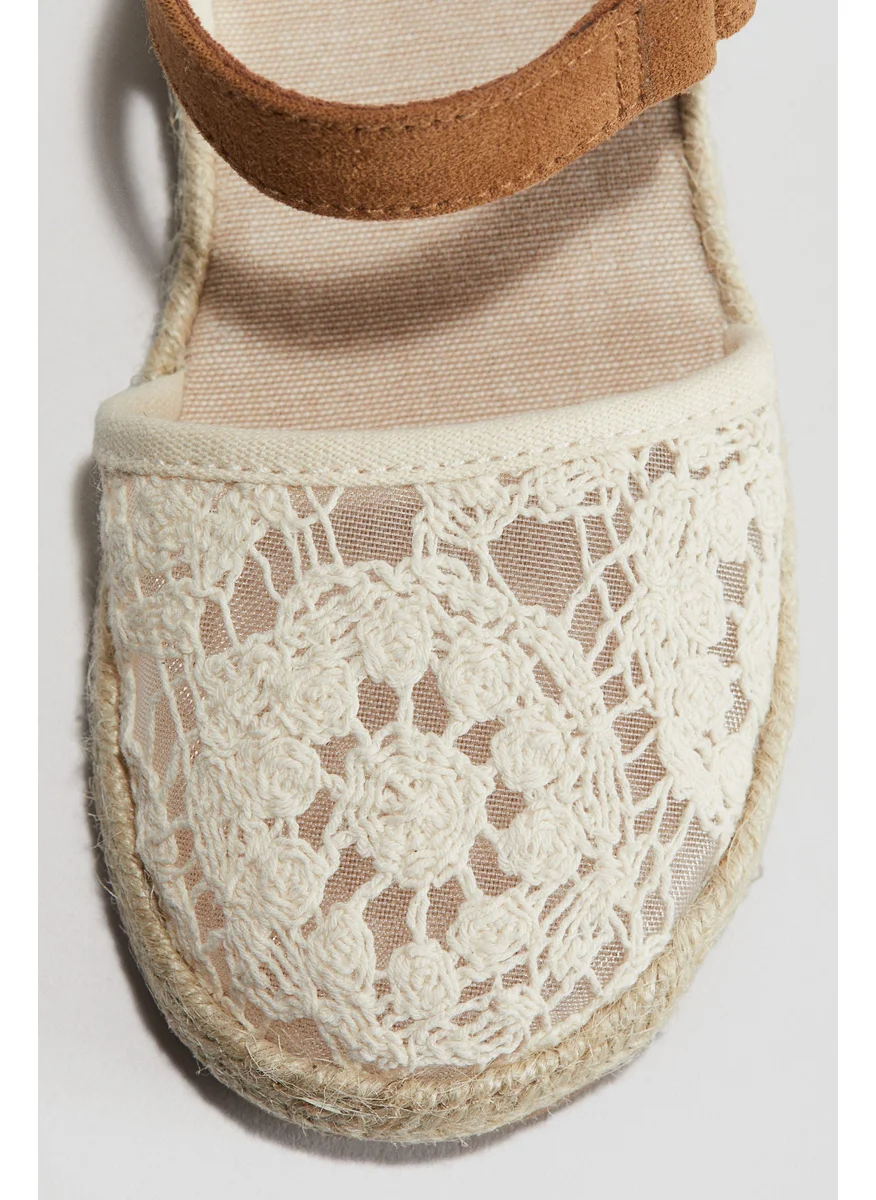 اتش اند ام Crochet-Look Sandals
