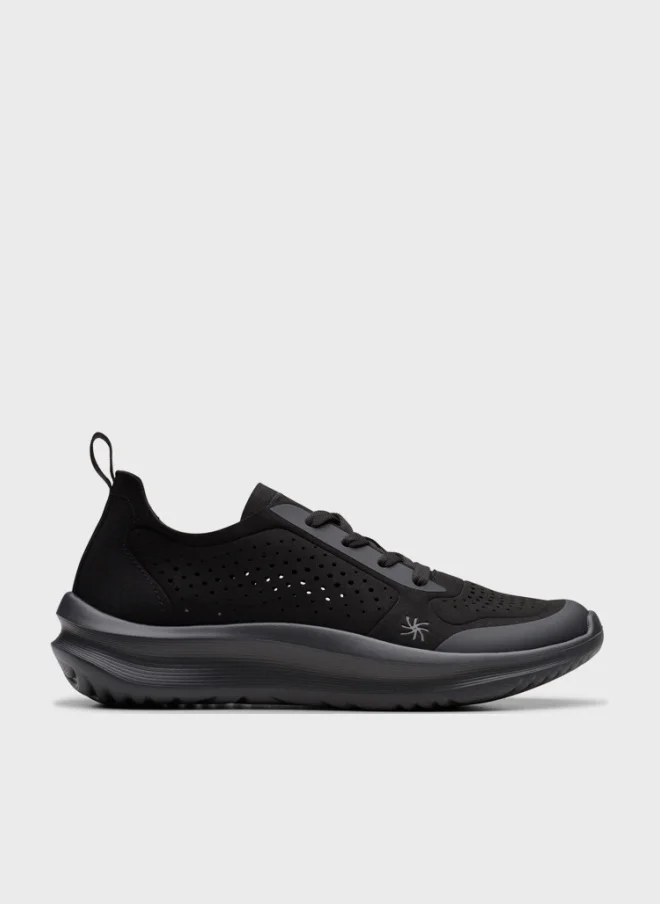 clarks Solevana Tie Black Low-Top Sneakers