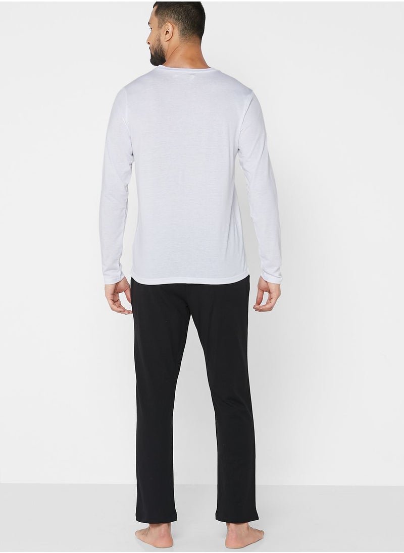 JACK & JONES - Essential T-Shirt & Sweatpants - Image 1