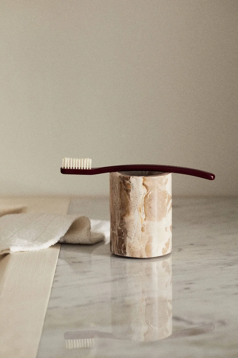 H&M Marble toothbrush mug