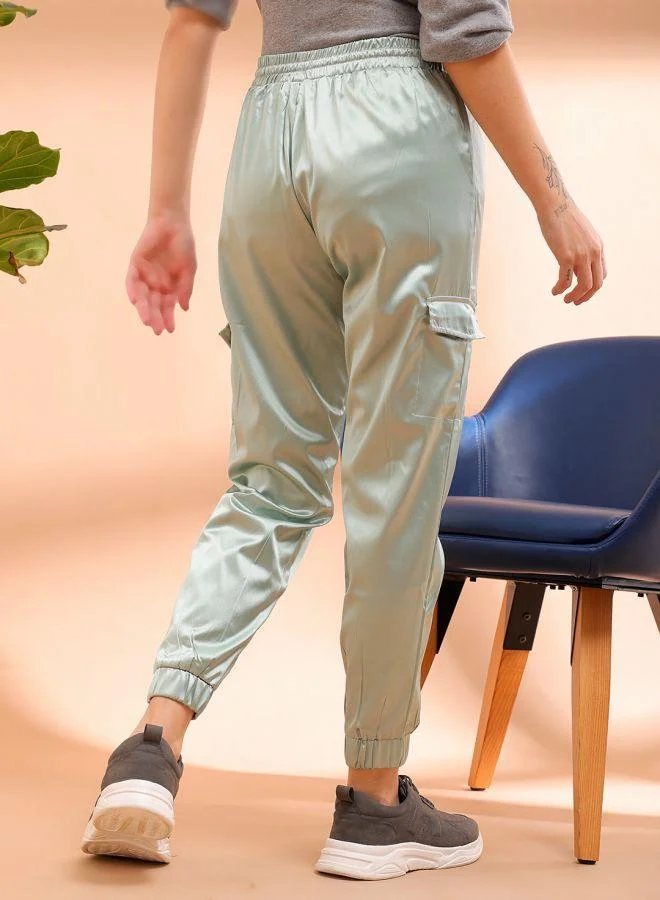 مرفوعة Women Regular Fit Solid High-Rise Cargo Joggers