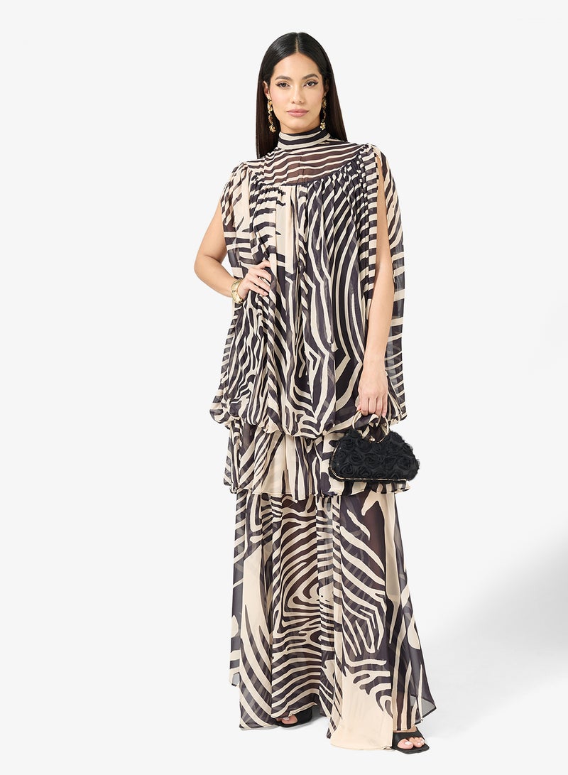 فيرجوس لاونج فستان ماكسي نورا بياقة عالية وتفاصيل مكشكشة وطبقات - Image 4