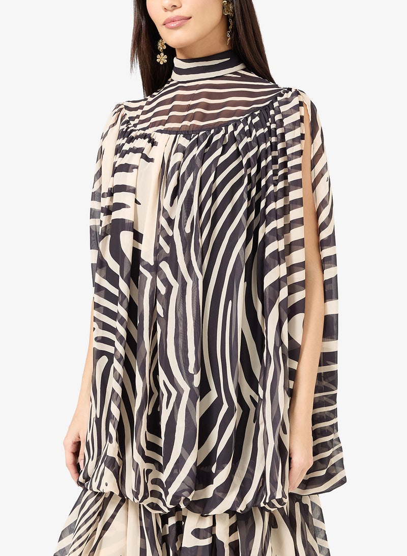 فيرجوس لاونج فستان ماكسي نورا بياقة عالية وتفاصيل مكشكشة وطبقات - Image 3