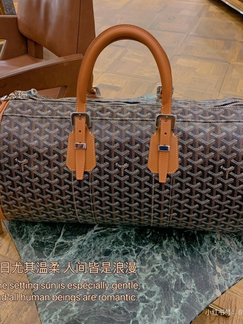 Dog Teeth Large Capacity Fitness Bag Travel Bag Airport Bag Airport Crossbody Bag Luggage Bag Little Red Riding Book Shake Tone Same - Image 5