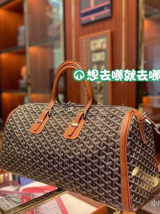 Dog Teeth Large Capacity Fitness Bag Travel Bag Airport Bag Airport Crossbody Bag Luggage Bag Little Red Riding Book Shake Tone Same - Image 4