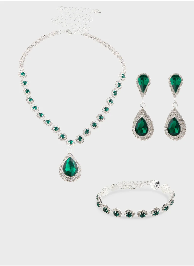 خزانة Diamante  Necklace & Earrings Set