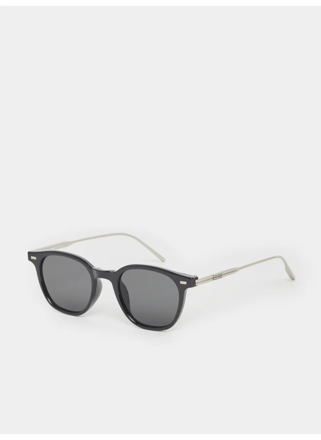 Styli Styli Solid Round Sunglasses with Nose Pads
