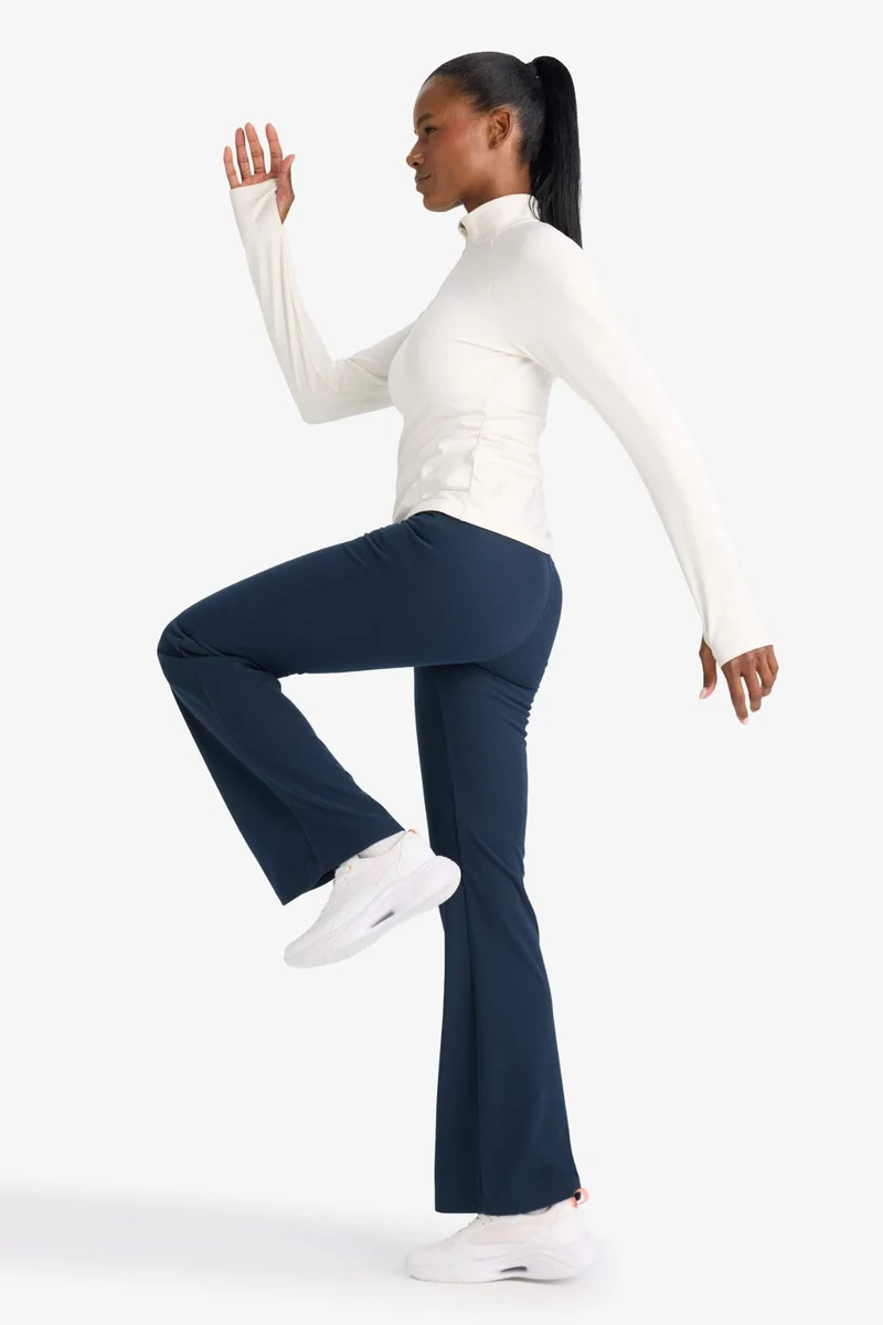 ديفاكتو DeFactoFit Flare Fit High-Waist Regular Leg Sweatpants