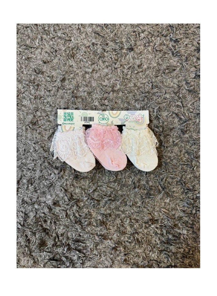 مجموعه من 3 شرابات دانتيل لحديثي الولاده  الوان مختلفه - Image 1