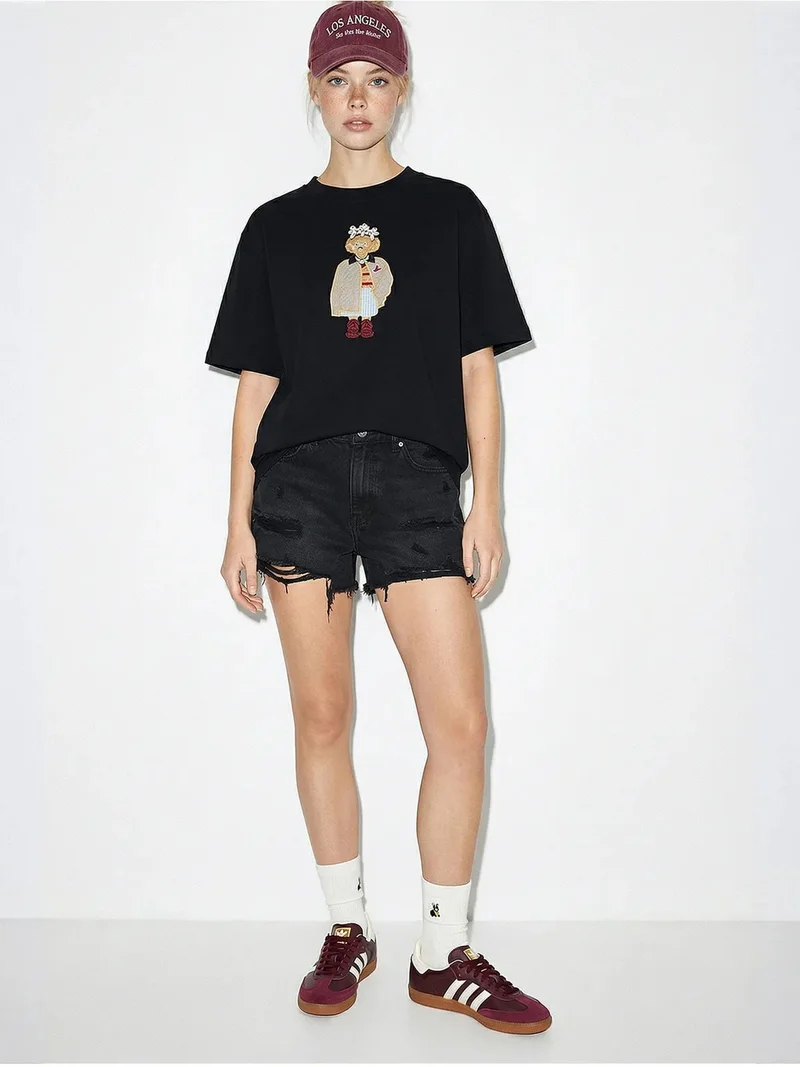 Bianco Lucci LUCCI Embroidered Crew Neck Relaxed Fit T-Shirt