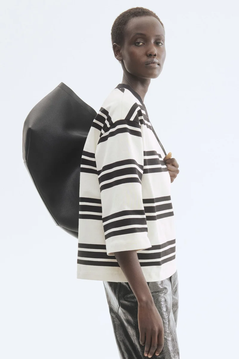 اتش اند ام بلوزة قطنية بقصة واسعة