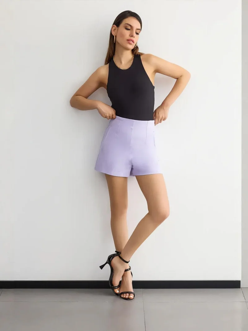 زوبعة شورت بخصر مرتفع منسوج بتفاصيل جيوب