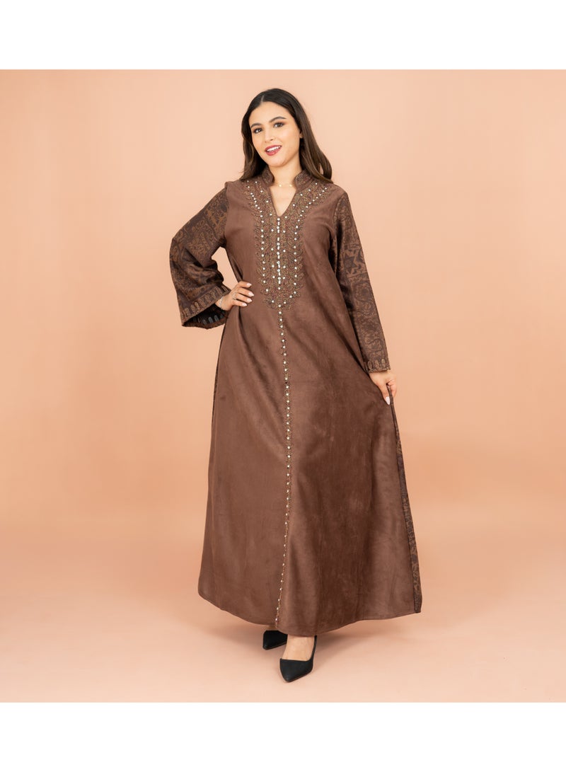 اكسا جلابية فاخرة من الماندرين مطرزة بالخرز بأكمام منقوشة - Image 1