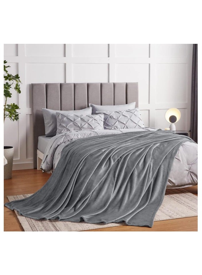 بي اس بي هوم بطانية فردية فاخرة من BSB HOME®، وزن 300 جم/م²، ناعمة وفخمة للاستخدام على السرير، الأريكة، السفر والتخييم، بطانية مكيف هواء، مقاس 150×220 سم، لون رمادي، تصميم موحد (صلب) من نوع مينك - Image 2