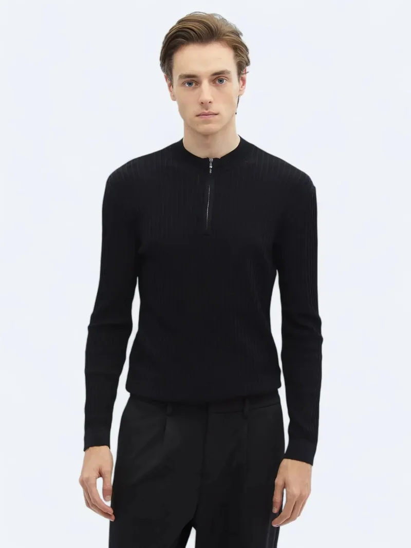 كيب سويت شيرت أسود محبوك