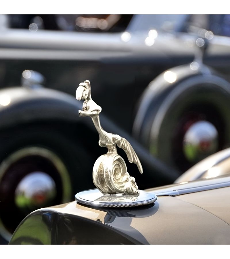 Flying Bird Shape Car Logo Decorative Resin Ornament - Image 1