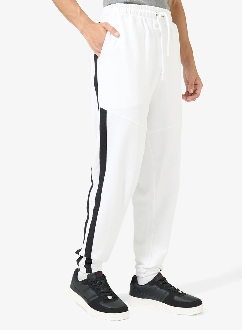 سفنتي فايف بنطلون رياضي بخصر مطاطي وتفاصيل مخططة