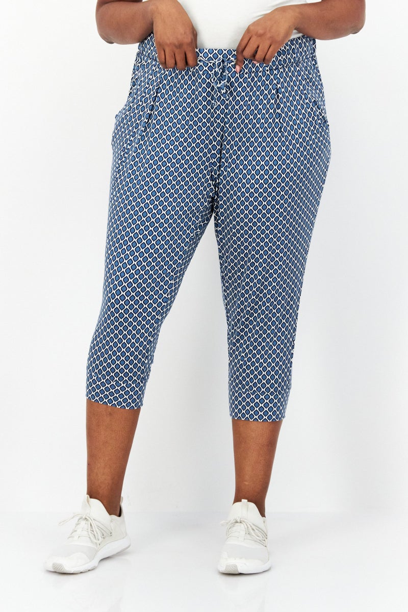 Tchibo سروال قصير مزود بحبل للنساء بتصميم عادي، لون أزرق مائل إلى الأخضر - Image 1