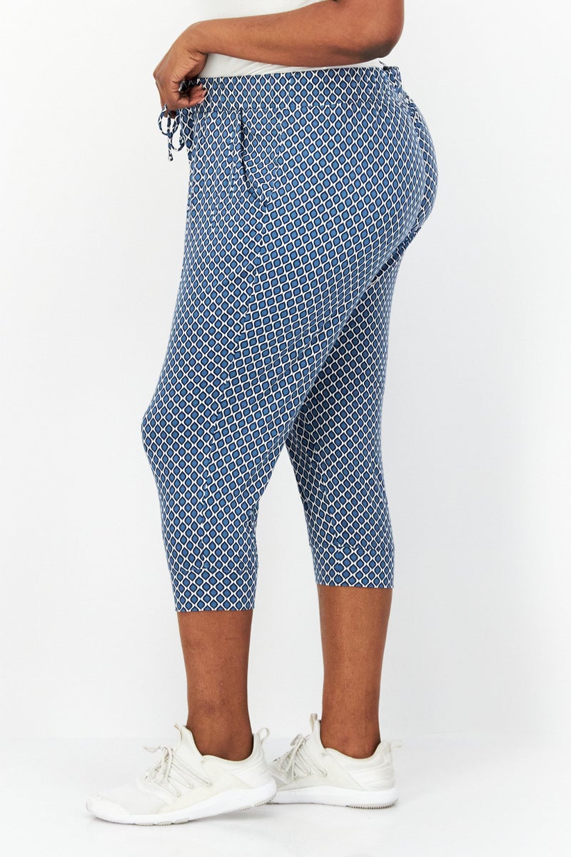 Tchibo سروال قصير مزود بحبل للنساء بتصميم عادي، لون أزرق مائل إلى الأخضر - Image 3