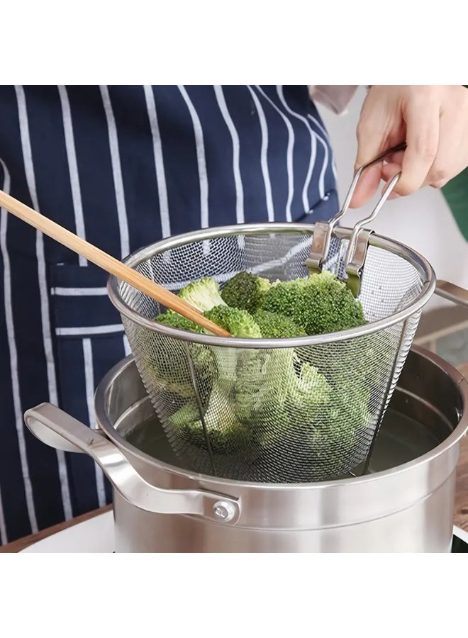 A single piece of multi-purpose, deep basket-shaped mesh strainer that can be used for steaming or frying. It is used in pasta restaurants to boil pasta, noodles, or instant noodles. It is also used to boil vegetables, corn, or fry potatoes, chicken nuggets, fish, or samosas. A practical, civilized tool for quick juicing. There is no need now to use several pots to prepare noodles or pasta. Just place the strainer inside the cooking pot and leave it until it is cooked, then drain it easily. Ideal for the kitchen, restaurants, food trucks, or hotels. Made of rust-resistant stainless steel. It has a handle for easy grip and is foldable for easy storage. The strainer mouth measures 18.3 cm wide and 11.6 cm deep - Image 3