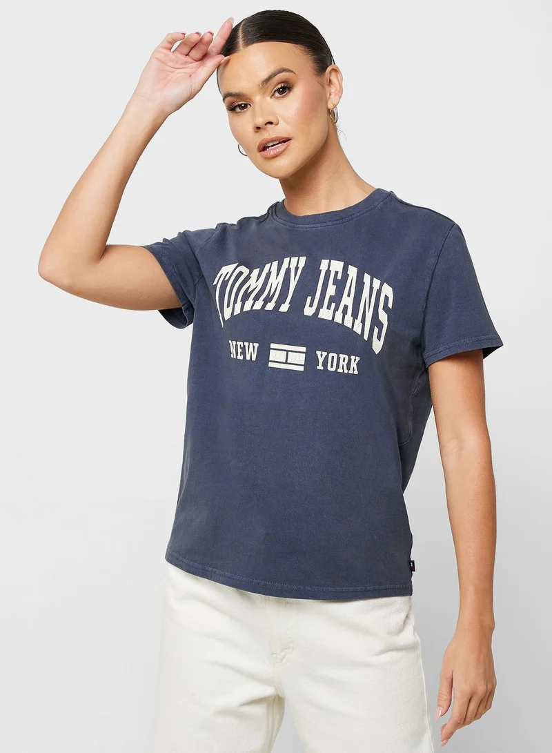 TOMMY JEANS Crew Neck Regular Varsity T-Shirt