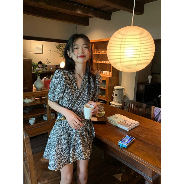 Summer 2024 New Elegant Slim Floral French Hepburn Style One-piece Dress Summer Womens Wear Black short sleeves * 893