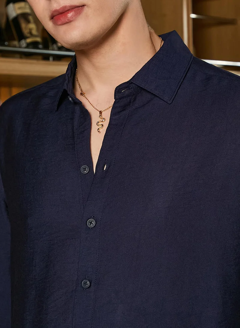 Campus Sutra Campus Sutra Men's Navy Blue Breezy Wrinked Shirt For Casual Wear | Spread Collar | Long Cuffed Sleeves | Button Closure | Shirt Crafted With Comfort Fit For Everyday Wear