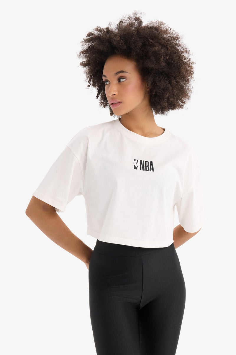 DeFacto Woman Oversize Fit NBA Licensed Crew Neck Short Sleeve T Shirt - Image 3