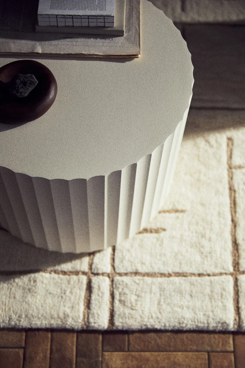 H&M Pillar coffee table