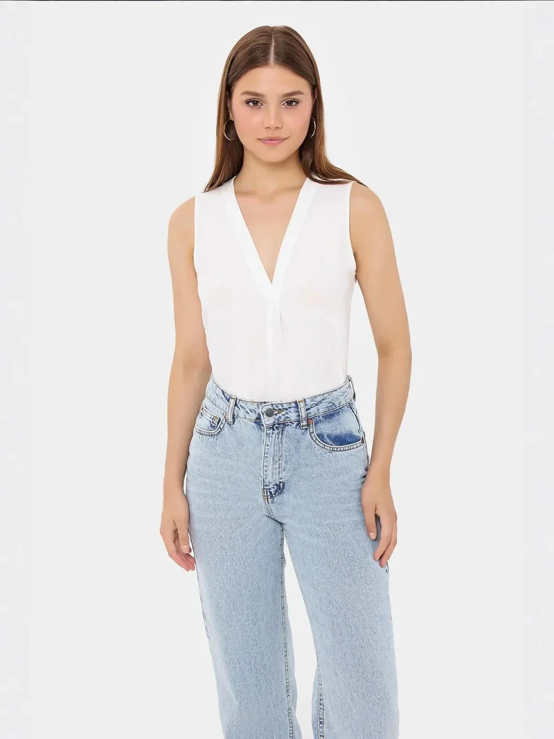 زوبعة قميص بدون أكمام بياقة على شكل حرف  شبه شفاف