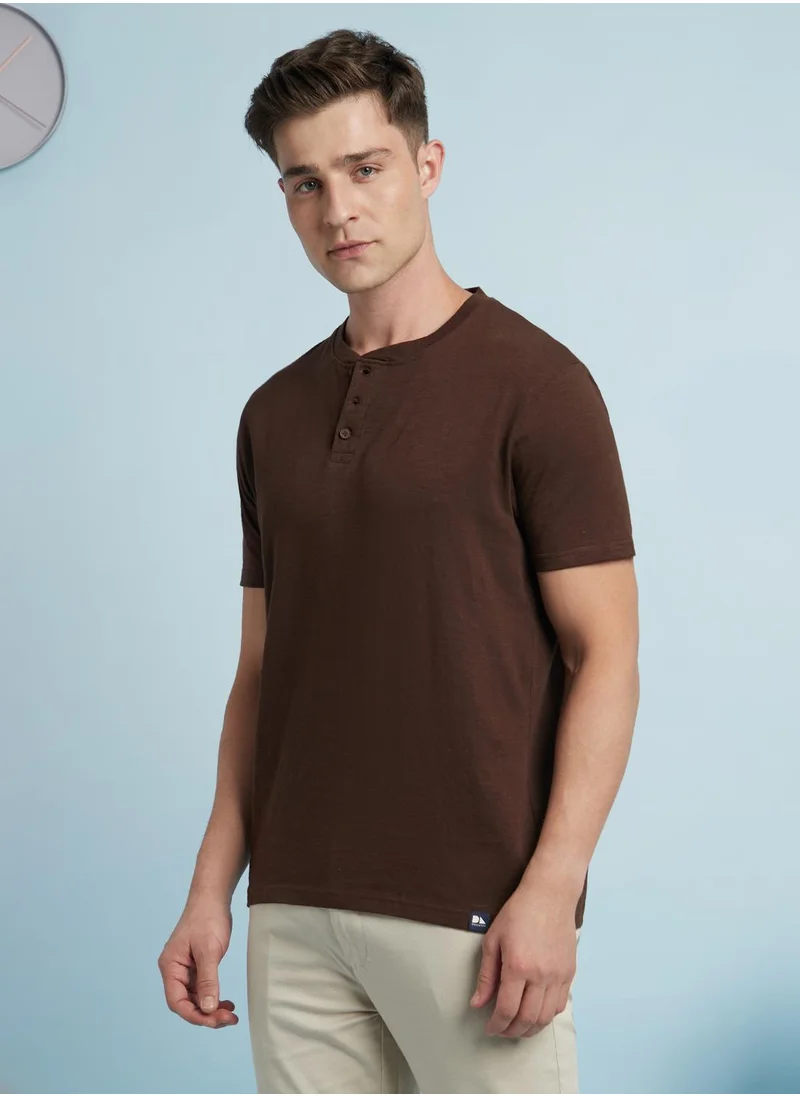 دينيس لينغو Men's Brown 100% Cotton Solid Regular Fit T-Shirt
