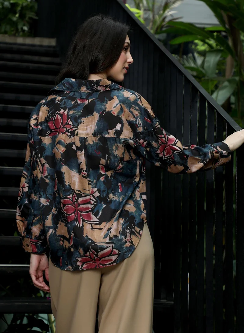 Pinacolada  Women's Emerald Green & Khaki Beige Artistic-Flowers Oversized Shirt | نساء | أكمام طويلة | طبعة زهرية | طوق منتشر | كاجوال كبير الحجم | قميص for Women | Best Price UAE
