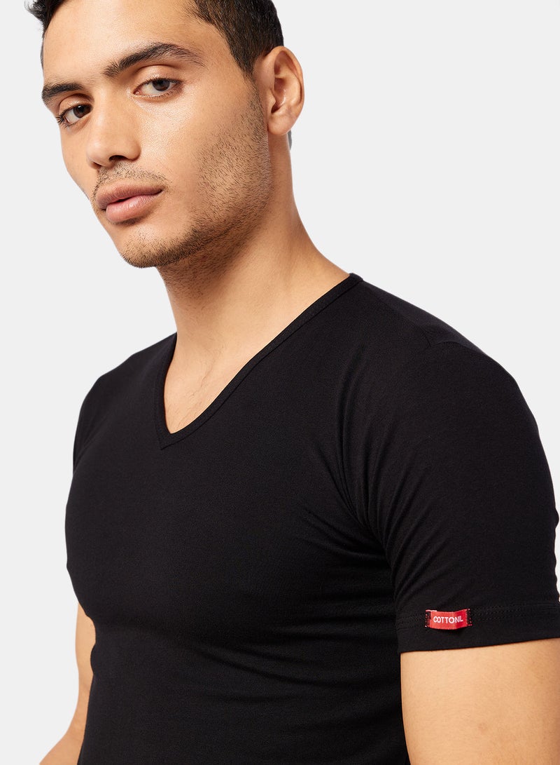 COTTONIL قميص داخلي أساسي برقبة على شكل حرف V - Image 3