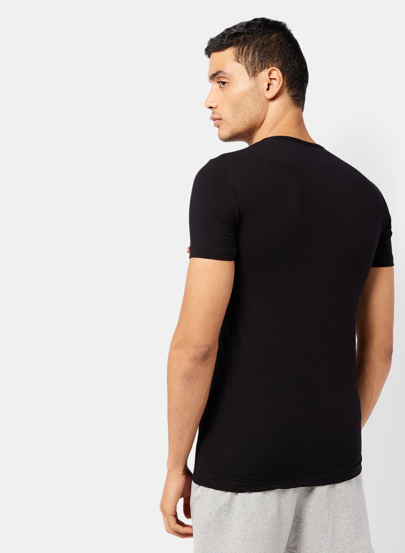 COTTONIL قميص داخلي أساسي برقبة على شكل حرف V - Image 2