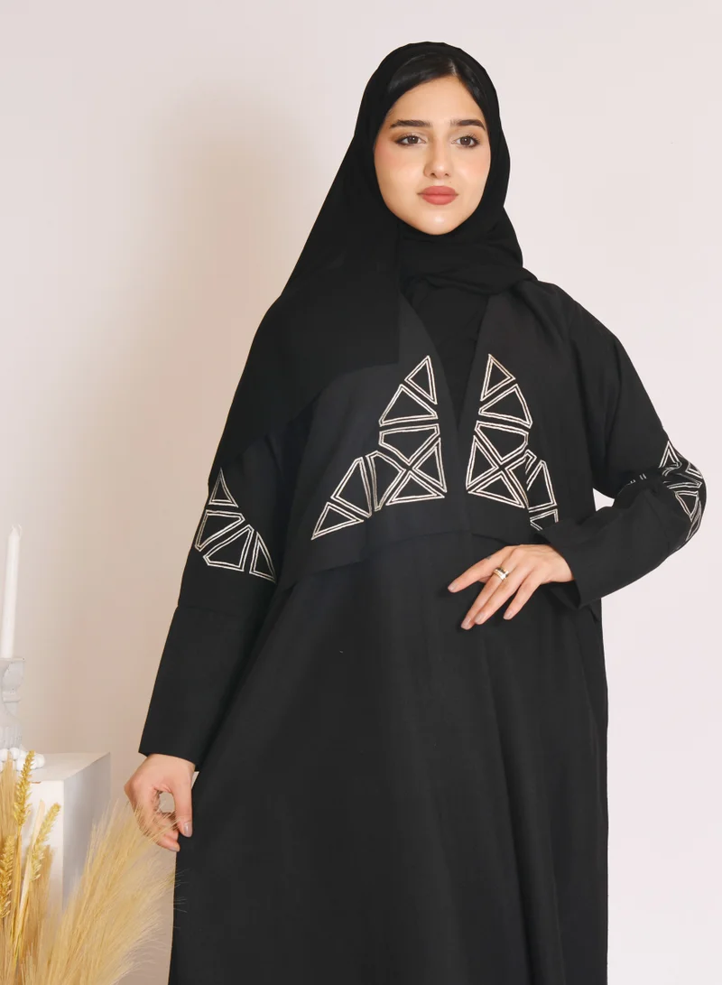عبايات حوراء عباية لف باللون الاسود بتطريز ابيض