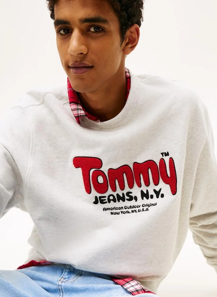 TOMMY JEANS  Bouclé Logo Relaxed Sweatshirt for Men | Best Price UAE