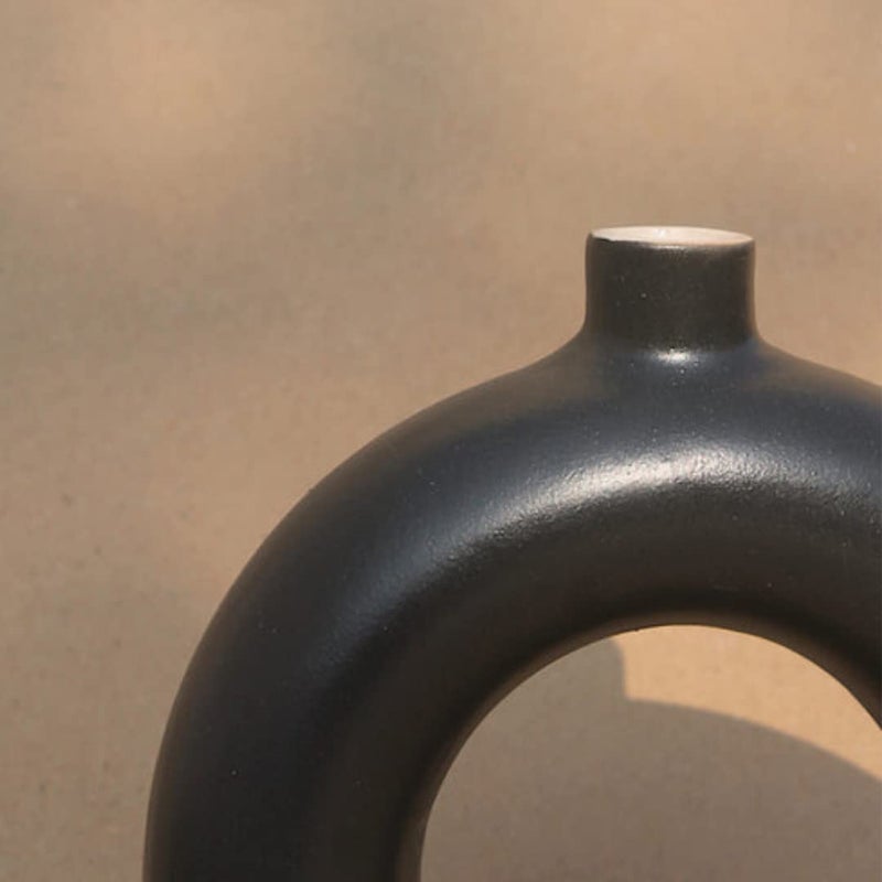 Kreative Homes Kreative Homes Premium Donut Ring Vases Ceramic Round Shaped Flower Pot Ring Shaped vases Handcrafted Flower Vases and Pot for Home Decoration Center Table Decor Ideal Gift Black  - Image 4