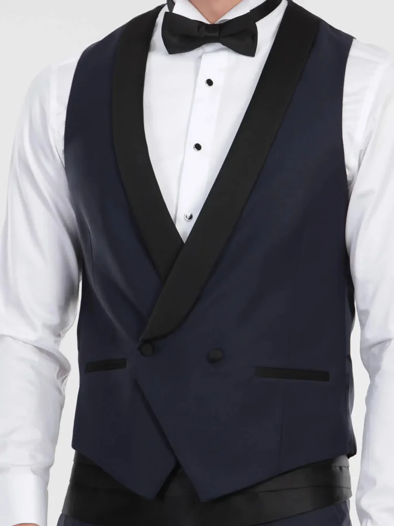 كيب صدرية كلاسيكية من ساكس بقصة ضيقة وياقة شال