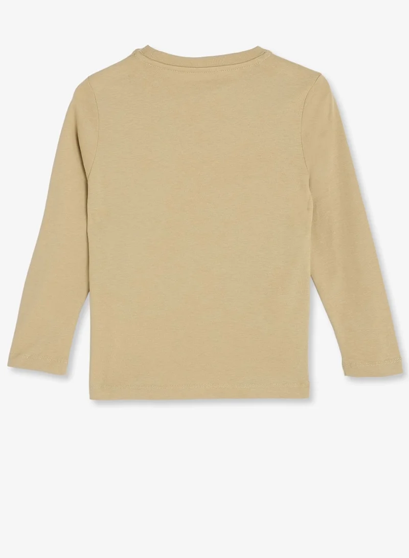 Calvin Klein Jeans Sandy Beige / Whitecap Grey 2 Pack Of Youth Logo T-Shirt for Men | Best Price UAE