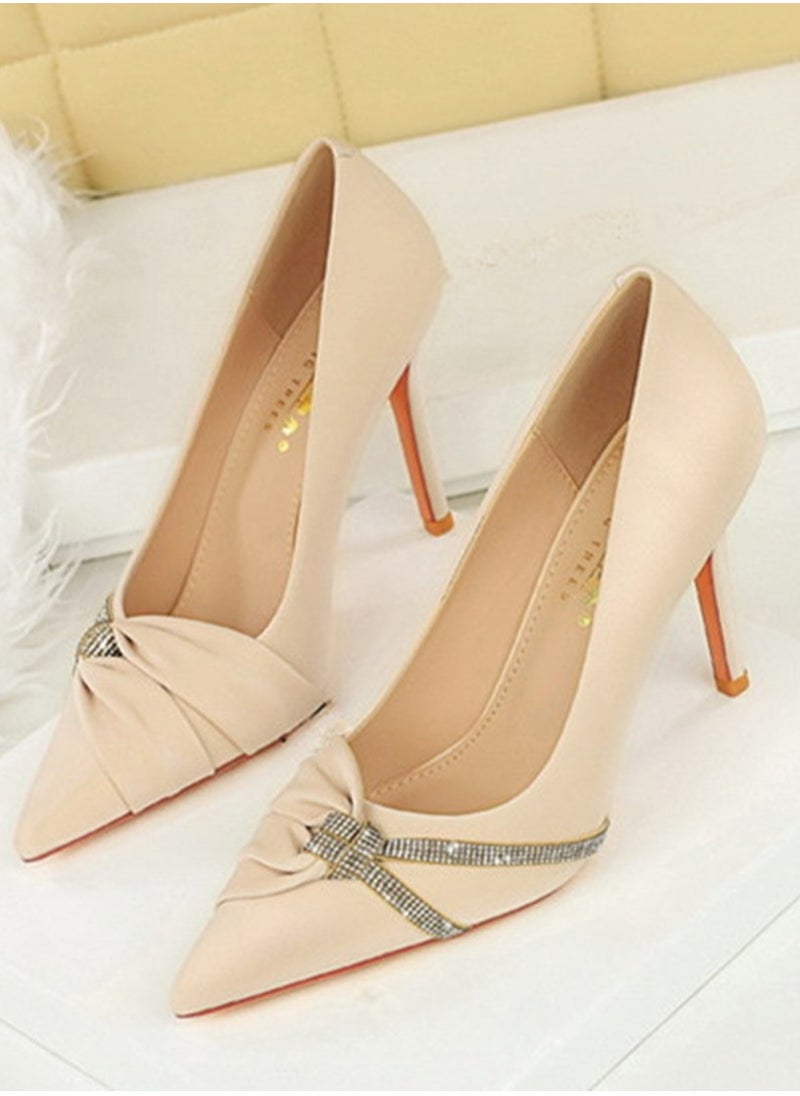 BIGTREE Women's Closed Pointed Toe Stiletto Pump Rhinestone Bowknot Decoration High Heels Off-White 10 CM  - Image 1