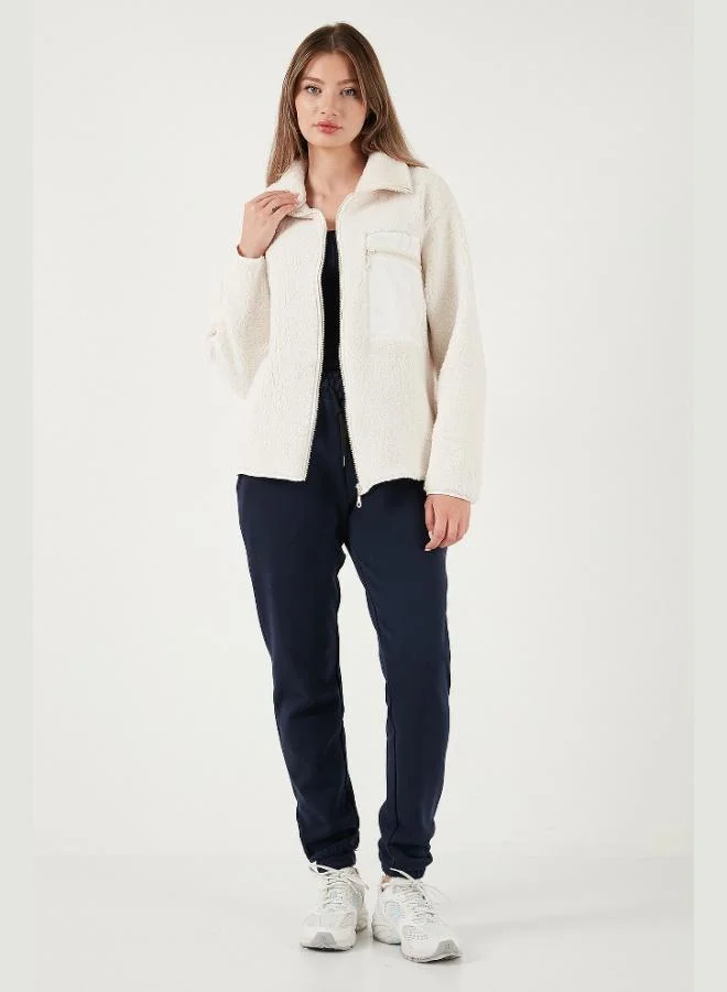 ليلا كارديجان ليلا بقصة عادية وياقة كلاسيكية وجيب صدر من الفليس للنساء