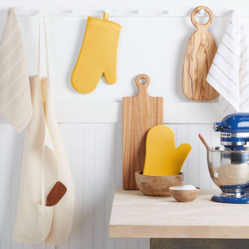 KitchenAid Ribbed Soft Silicone Oven Mitt Set  Orange Sorbet  7.5""x13""  2 Count - Image 2