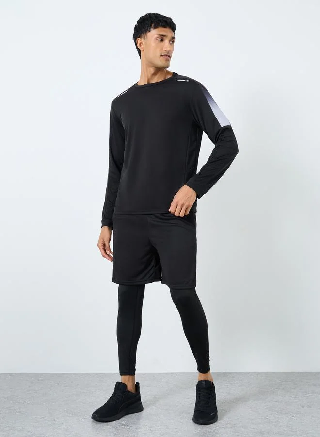 ستايلي اكتيف طقم ستايلي  قطع - تي شيرت بطبعة عاكسة وشورت وبنطلون رياضي