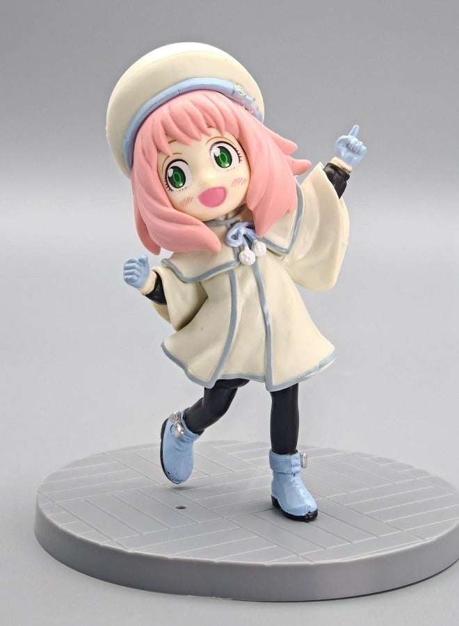 هالامودو جاسوس x عائلة Anya مزورة في القبعة البيضاء ملابس الشتاء شخصية أنيمي رائعة ، ديكور سطح المكتب وهدية عيد ميلاد لطيفة 12 سم - Image 1