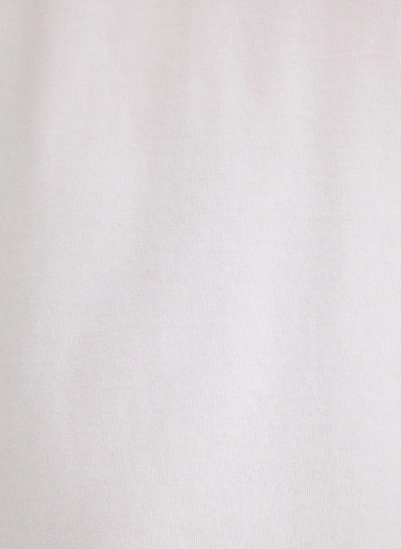 مافي تيشيرت أبيض أساسي