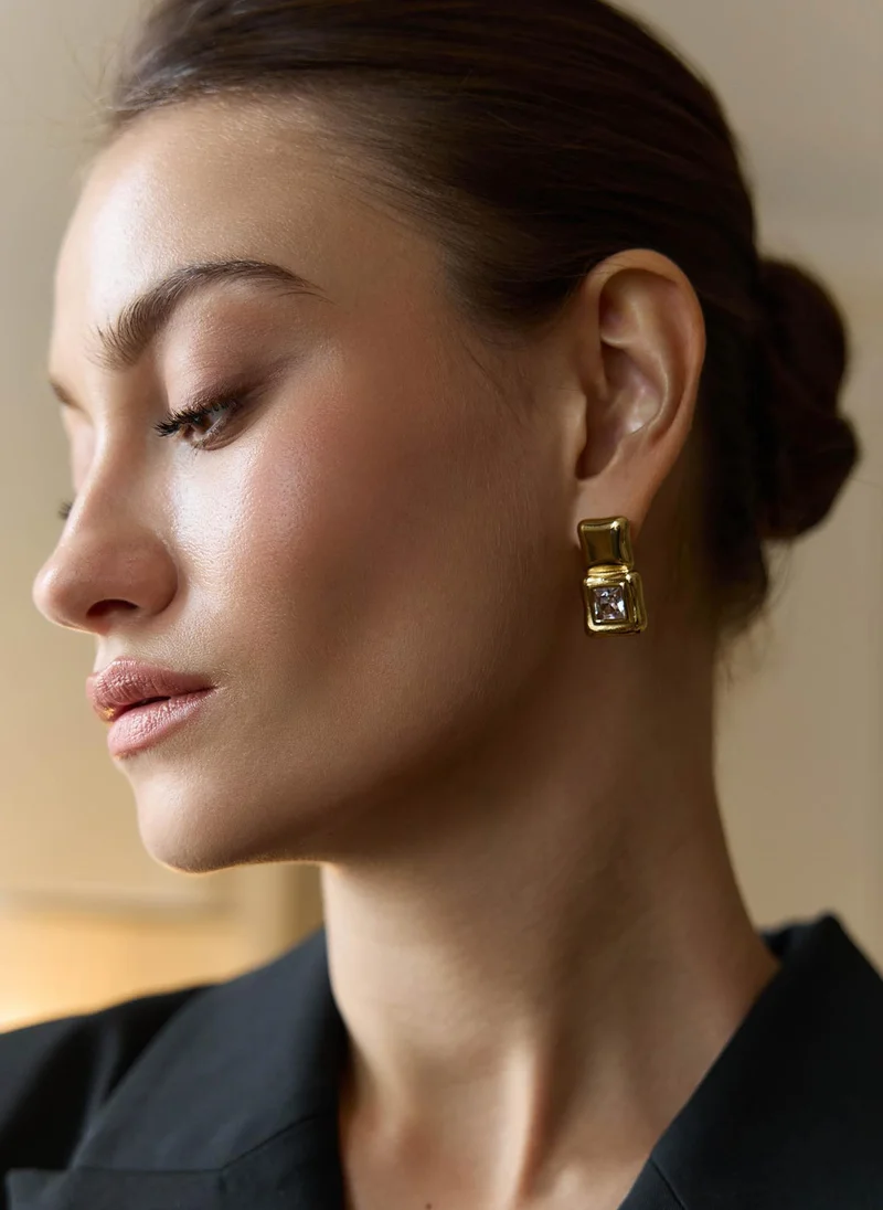 Geometric stud earrings with square stones