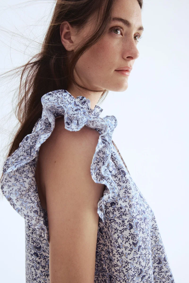 اتش اند ام Frill-trimmed blouse