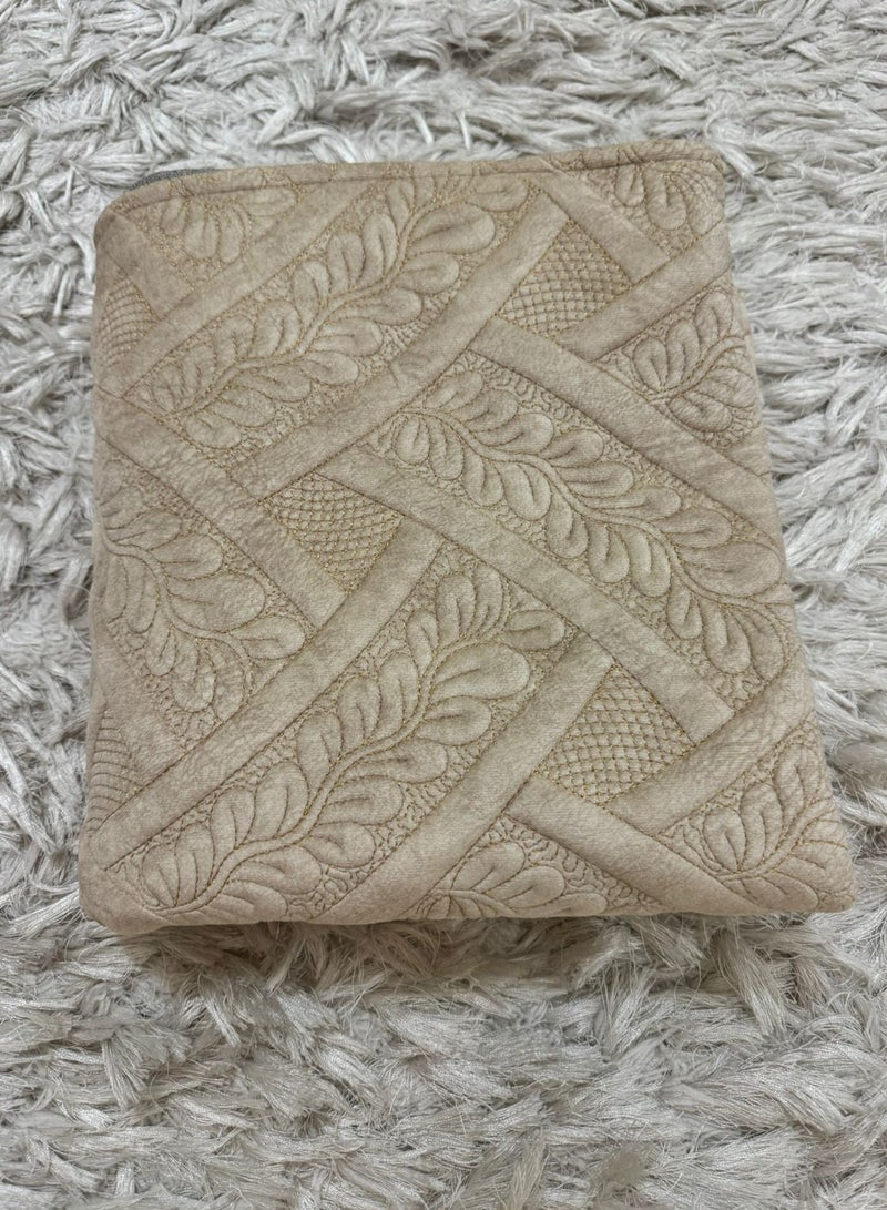 Elegant velvet prayer rug with a luxurious Turkish design with an open prayer sheet - beige - Image 3
