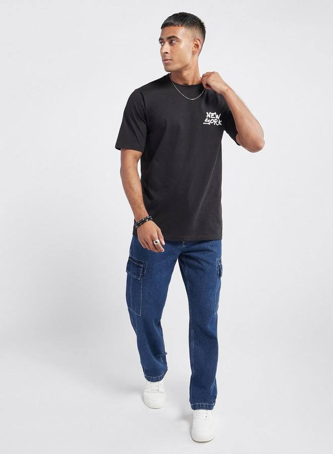 سبلاش فيڤ تيشيرت بِياقة ضيقة وأكمام قصيرة وطبعات تايبوجرافيك - Image 2